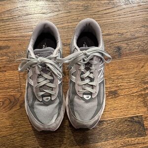 New Balance Women's Light Gray Sneakers